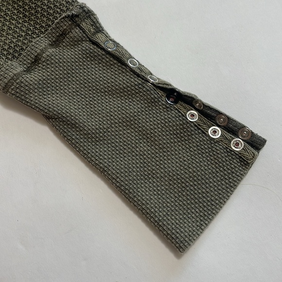 FREE PEOPLE WE THE FREE “Adventurer” thermal top in color “moss” - Picture 3 of 8